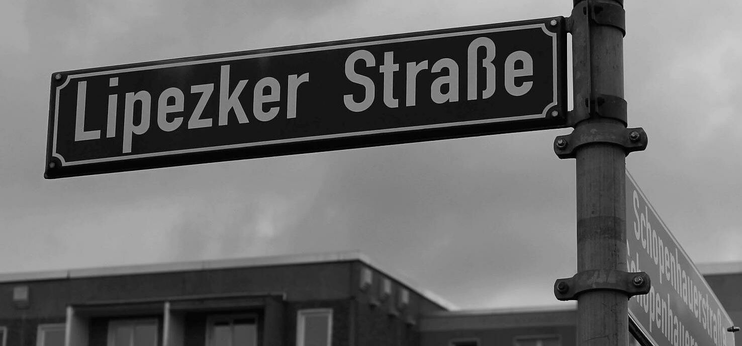 Straßenschild Lipezker Straße in Cottbus-Sachsendorf, dort befand sich die Geflüchtetenunterkunft, die 1992 von Neonazis angegriffen wurde Foto: Laura Doyé