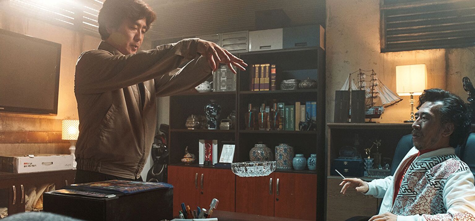 Filmszene des Superhelden Seok-heon aus Yeon Sanghos aus dem südkoreanischem Film »Psychokinesis« (2018)