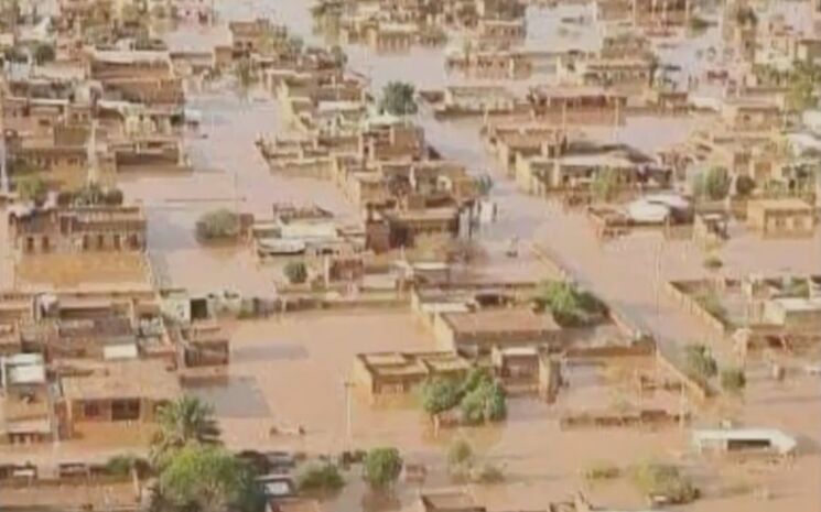 Screenshot aus den Nachrichten über die Überschwemmungen des Stadtgebietes rechts des Flusses Niger in der Hauptstadt Niamey, Nigeria