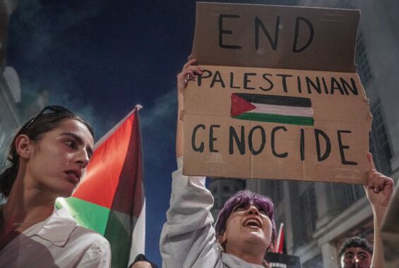 Menschen in London demonstrieren für das Ende des Genozides in Palestina
