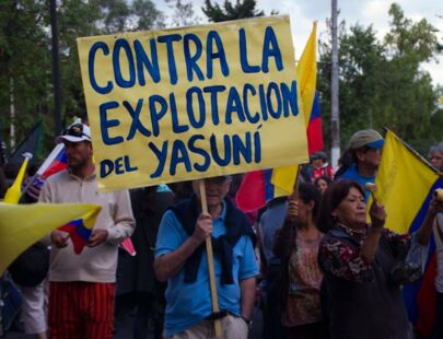 Demonstranten gegen die Erdölausbeutung im Nationalpark in Ecuador